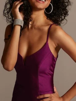 Robe de demoiselle d'honneur bordeaux en satin de soie stretch col V à bretelle au sol robe de soirée de mariage