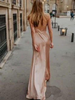 Robe de demoiselle d'honneur robe cocktail mariage en soie élastique à bretelle jupe fendue