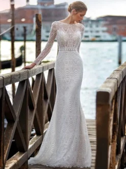 Robe de mariée bohème sirène en dentelle col rond dos nu à petite traîne