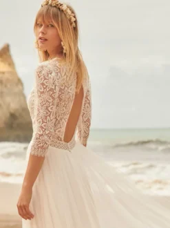 Robe de mariée bohème top en dentelle col V demie manche au sol