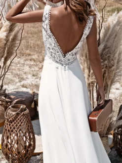 Robe de mariée boho col V top en dentelle jupe en chiffon au sol