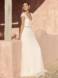 Robe de mariée Boho en dentelle coupe trapèze taille naturelle dos nu manches courtes col en V ivoire