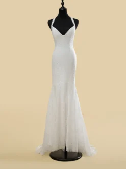 Robe de mariée col en V sans manches taille naturelle découpée avec traîne robe de mariée sirène