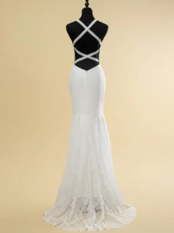 Robe de mariée col en V sans manches taille naturelle découpée avec traîne robe de mariée sirène