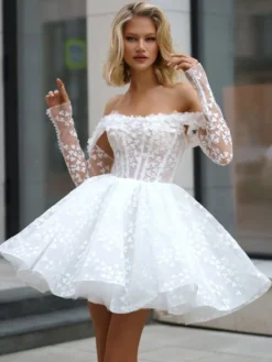 Robe de mariée courte col bateau manches 3/4 coupe trapèze