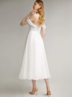 Robe de mariée courte à col bijou sans manches ligne a longueur thé robes de mariée