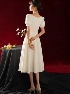 Robe de mariée courte col carré manches courtes ligne a longueur thé personnalisation gratuite