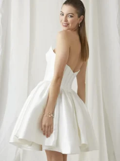Robe de mariée courte col en cœur sans manches taille naturelle robes de mariée en dentelle