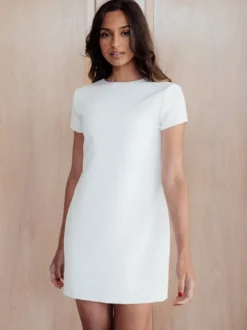 Robe de mariée courte col rond manche courte dos en V