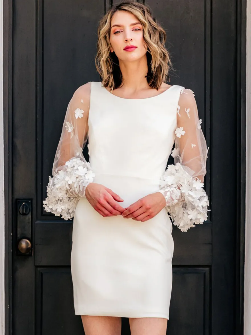 Robe de mariée courte col rond manche longue zip sur dos