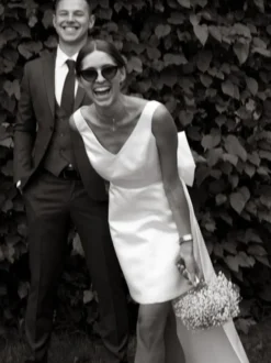 Robe de mariée courte col V sans manche noeud sur dos