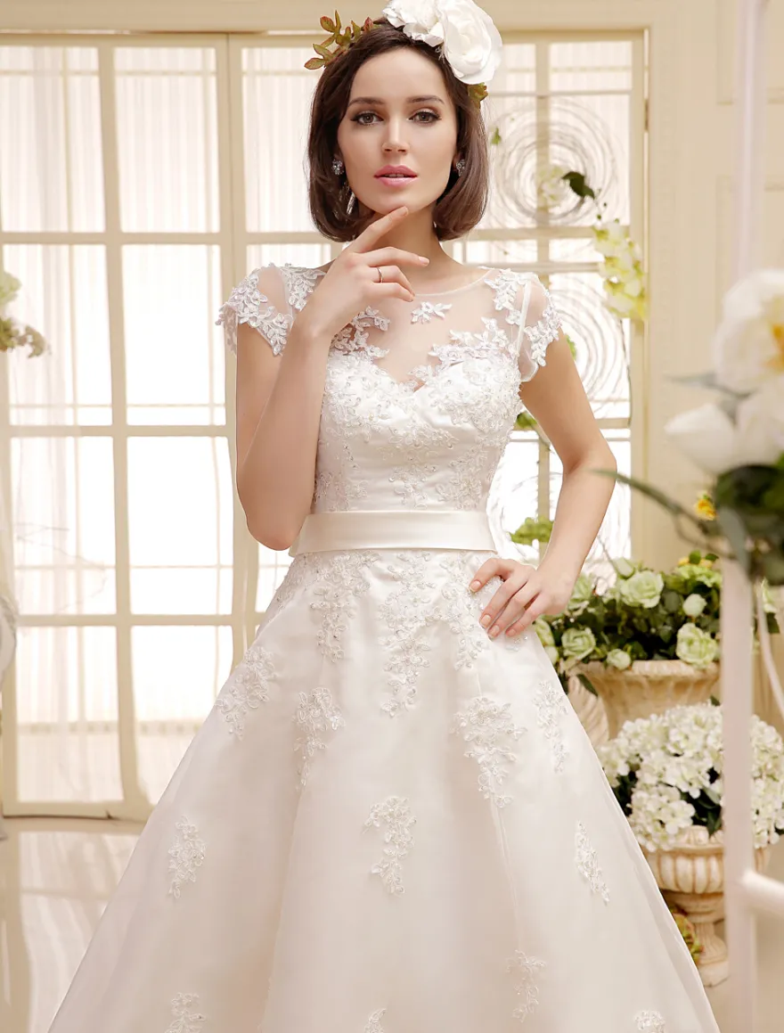 Robe de mariée courte en organza manche courte laçage sur dos longueur au genou Robe de mariage