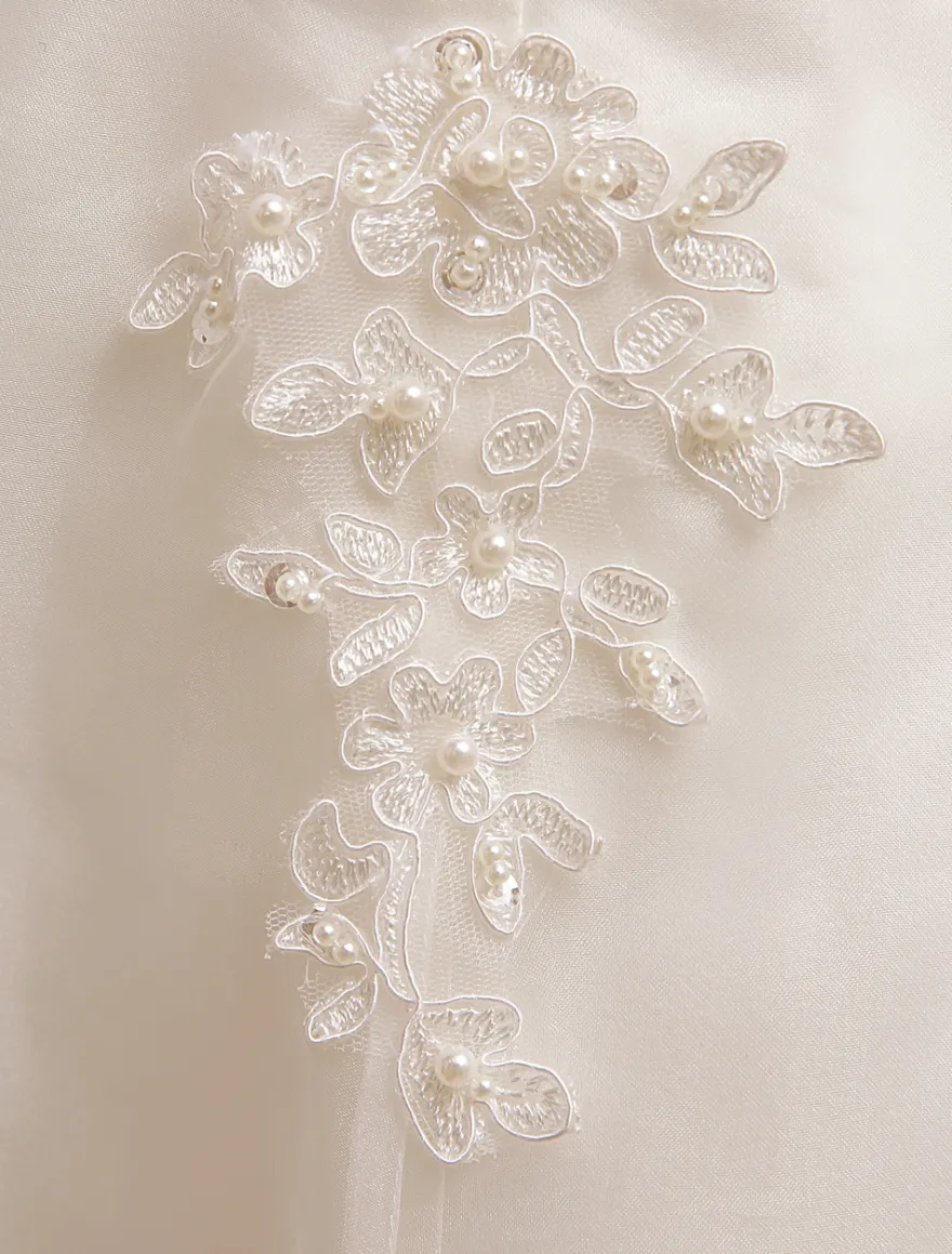 Robe de mariée courte en organza manche courte laçage sur dos longueur au genou Robe de mariage