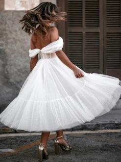 Robe de mariée courte en tulle paillete hors de l'épaule zip sur dos