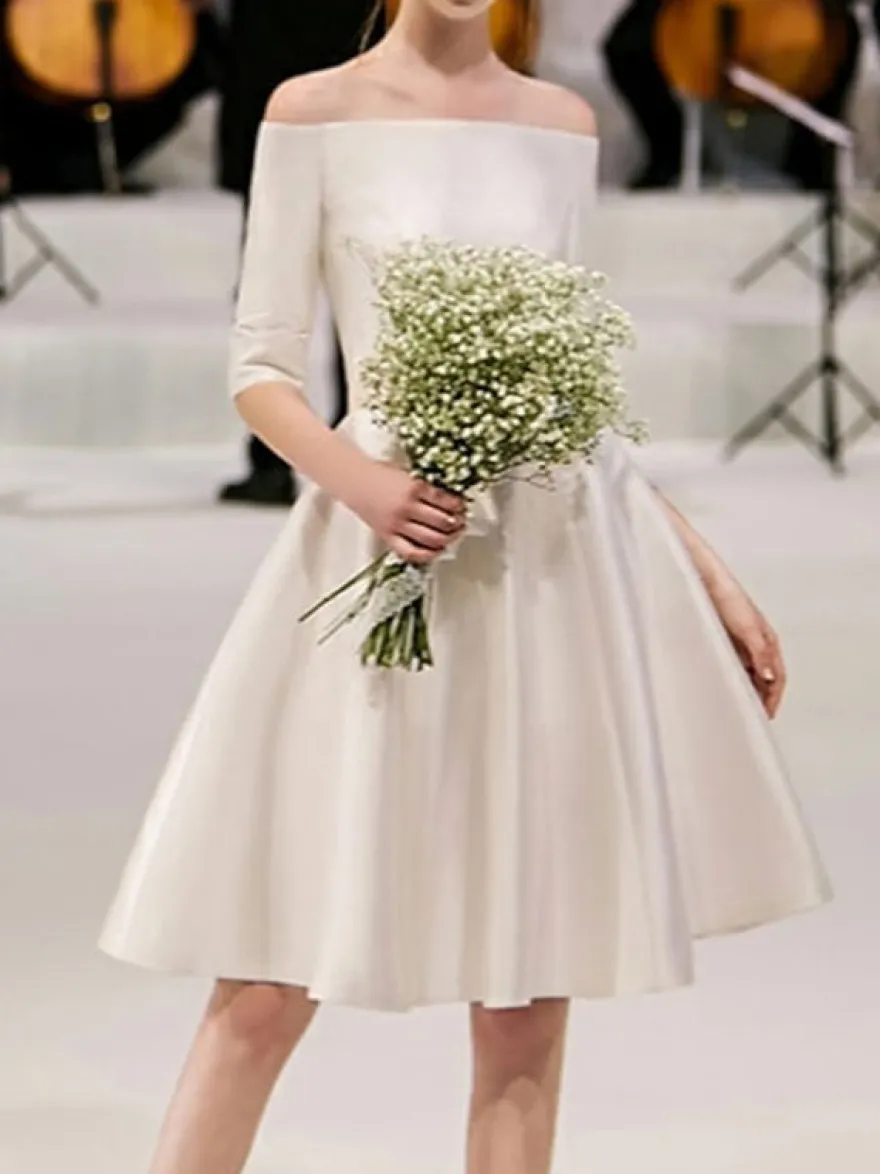 Robe de mariée courte hors de l'épaule demie manche laçage sur dos