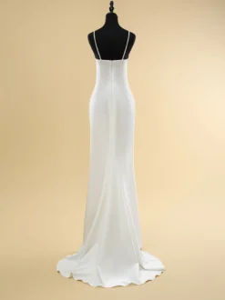 Robe de mariée à décolleté sans manches taille naturelle plissée avec traîne robe de mariée sirène