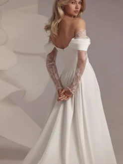 Robe de mariée dentelle Ivoire Cou original manches longues détail zip Robes de mariée
