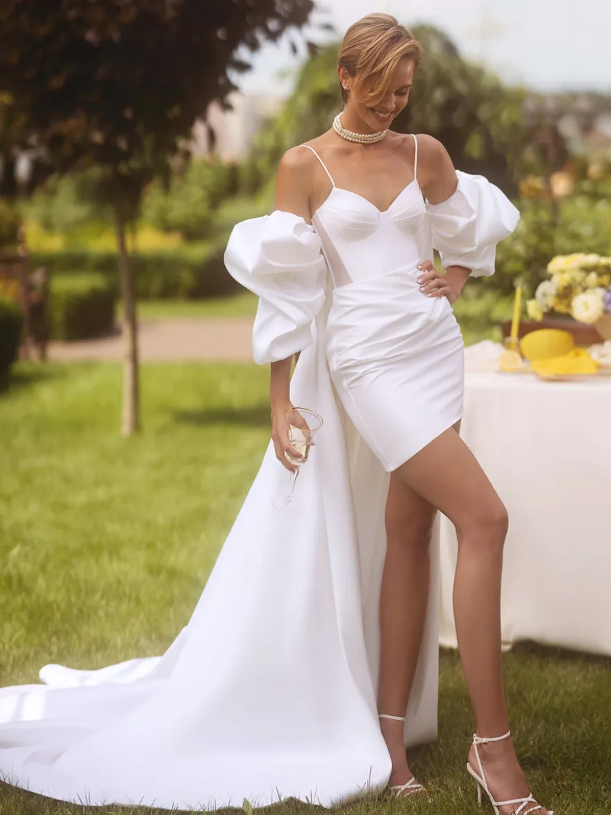Robe de mariée deux pièces en satin plissé col en cœur bretelles spaghetti courtes fermeture éclair manches mi-longues ivoire
