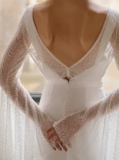 Robe de mariée deux pièces en satin en dentelle décolleté robe de bal avec traîne boutons fonctionnels manches longues longueur 30 cm ivoire