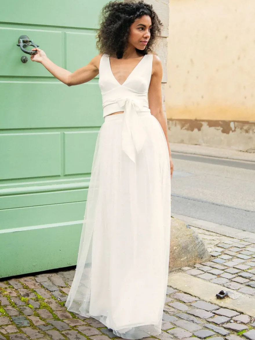 Robe de mariée deux pièces en satin perles col en V longueur au sol lacets sans manches longueur au sol blanche