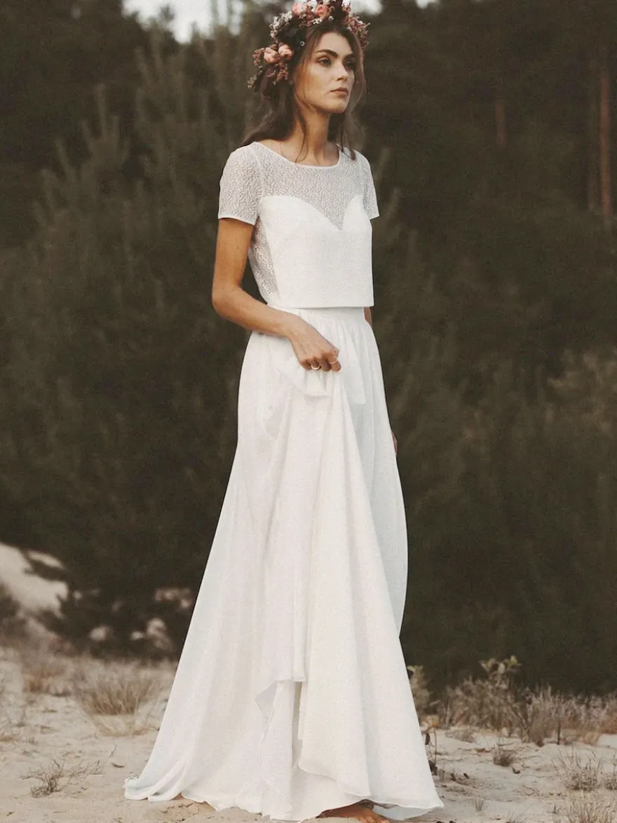 Robe de mariée deux pièces ivoire haut en dentelle col rond manche courte jupe en mousseline de soie