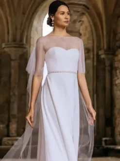 Robe de mariée en tulle ivoire à col rond et manches courtes