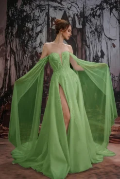 Robe de mariée gothique noire en dentelle coupe trapèze manches longues taille naturelle à volants et traîne