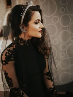 Robe de mariée gothique noire sirène manches longues en dentelle avec traîne robe de mariée personnalisation gratuite