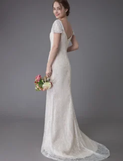 Robe de mariée ivoire en dentelle col en coeur manche courte zip sur dos Robe de mariage