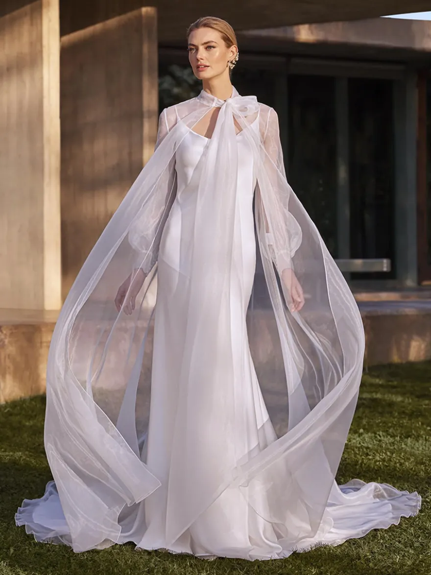 Robe de mariée 2 pièces décolleté manches longues taille naturelle avec traîne