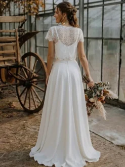 Robe de mariée 3 pièces en dentelle col bijou coupe trapèze fermeture éclair manches courtes
