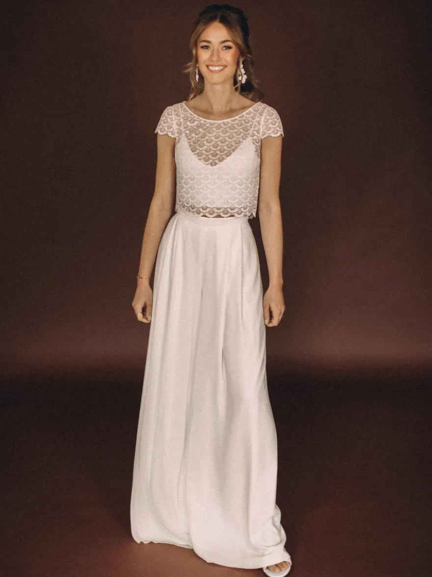 Robe de mariée 3 pièces en dentelle et mousseline décolleté illusion longueur au sol fermeture éclair manches courtes