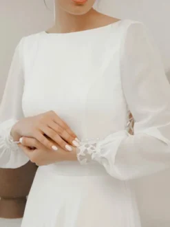 Robe de mariée simple blanche col rond manche longue en dentelle Robes de mariage