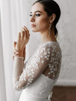 Robe De Mariée Simple Blanche en Satin Décolleté Manches Longues transparent à traîne Robes de mariage
