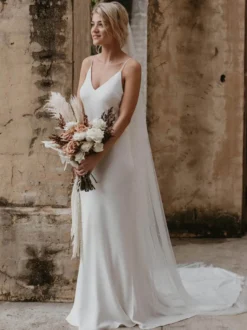 Robe de mariée simple blanche en satin col V décolleté longueur au sol Robe de mariage