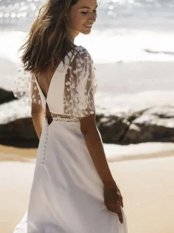 Robe de mariée simple en dentelle col en V manches courtes fente sur le devant robe de bal 30 cm