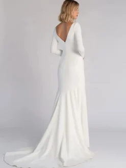 Robe de mariée simple 2026 en satin col carré zip sur dos à petite traîne