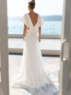 Robe de Mariée Simple Ivoire sans manches Cou translucide Tissu de satin Robes de mariée