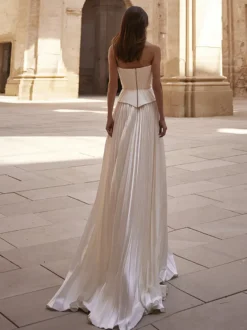Robe de Mariée Simple Ivoire sans manches Cou original Tissu de satin Robes de mariée