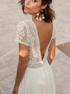Robe de mariée simple robe de bal décolleté travaillé manches courtes robe de mariée en dentelle