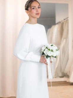 Robe de mariée simple robe de mariée vintage col rond manche longue à traîne