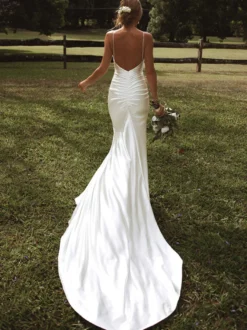 Robe de mariée simple sirène col en V sans manches robes de mariée plissées personnalisation gratuite