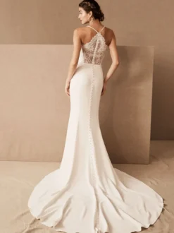 Robe de mariée sirène à bretelle boutonnée sur dos à traîne