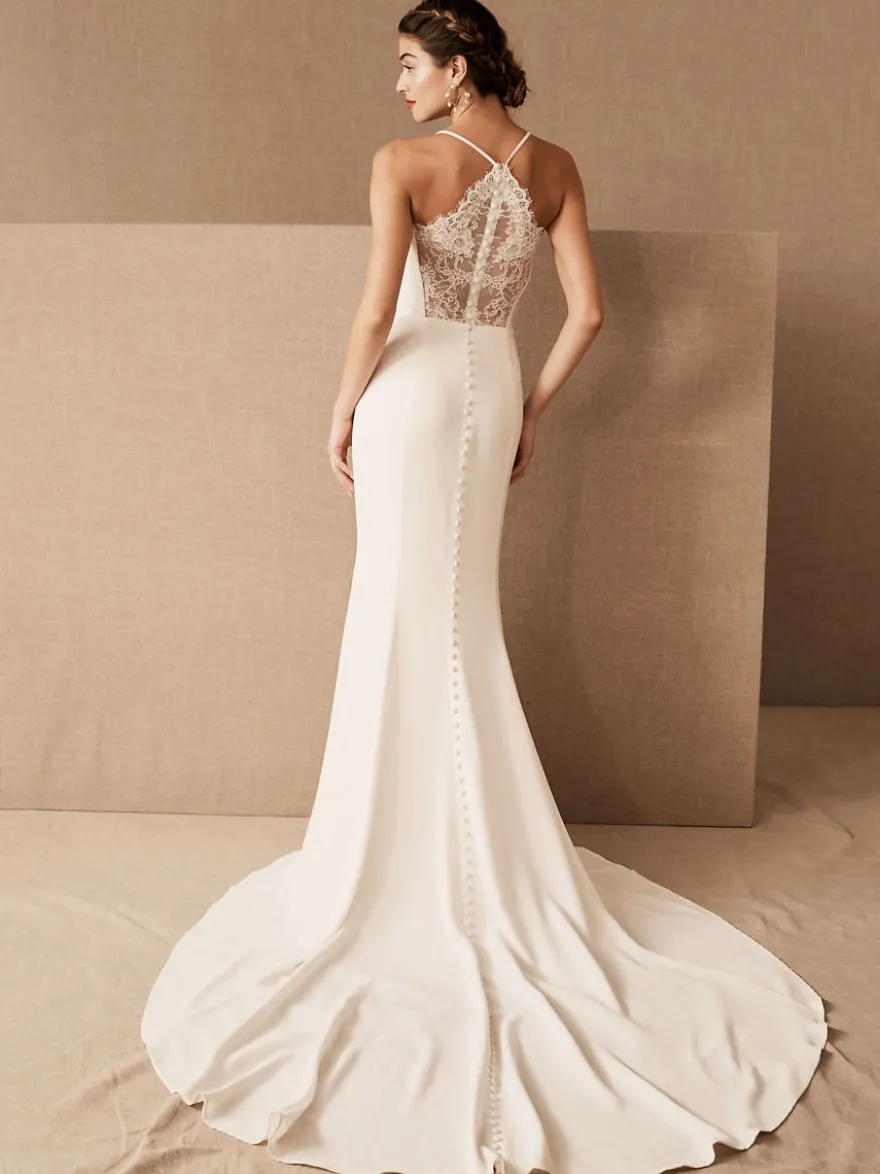 Robe de mariée sirène à bretelle boutonnée sur dos à traîne
