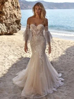 Robe de mariée sirène à traîne manches mi-longues et sequins décolleté cœur