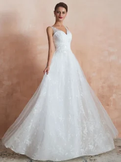 Robe de mariée trapèze ivoire en tulle col V zip sur dos à traîne robe de mariage