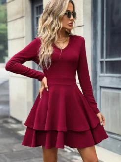 Robe de Patineuse Courte Femme avec Manches Longues à Col V Coupe Cintrée Bas Evasée Unicolore