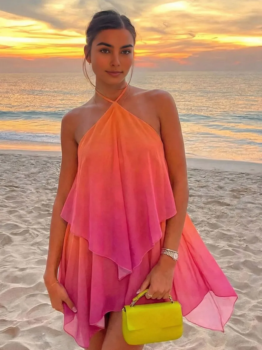 Robe de plage mini en mousseline dégradée dos nu col halter volants et superpositions