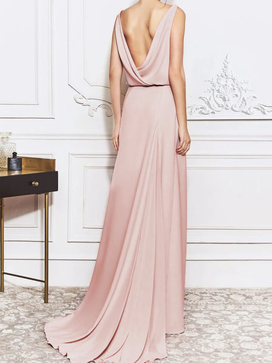 Robe de soirée col rond décolleté à traîne courte