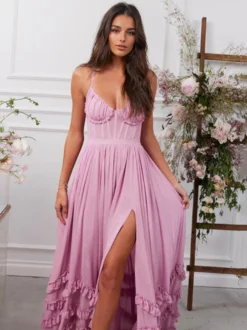 Robe de soirée longue rose à volants superposés et bretelles fendues 2026